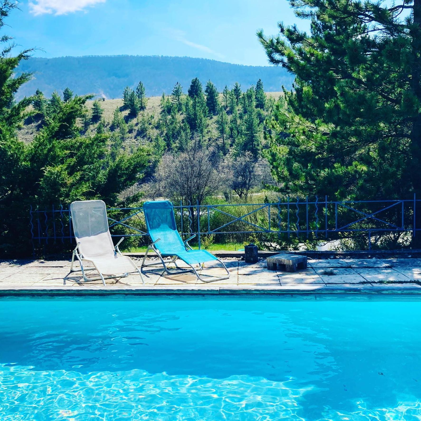 Le Moulin De La Viorne, Gite Avec Piscine Au Coeur De La Nature En Haute-Provence Les Omergues Exteriér fotografie