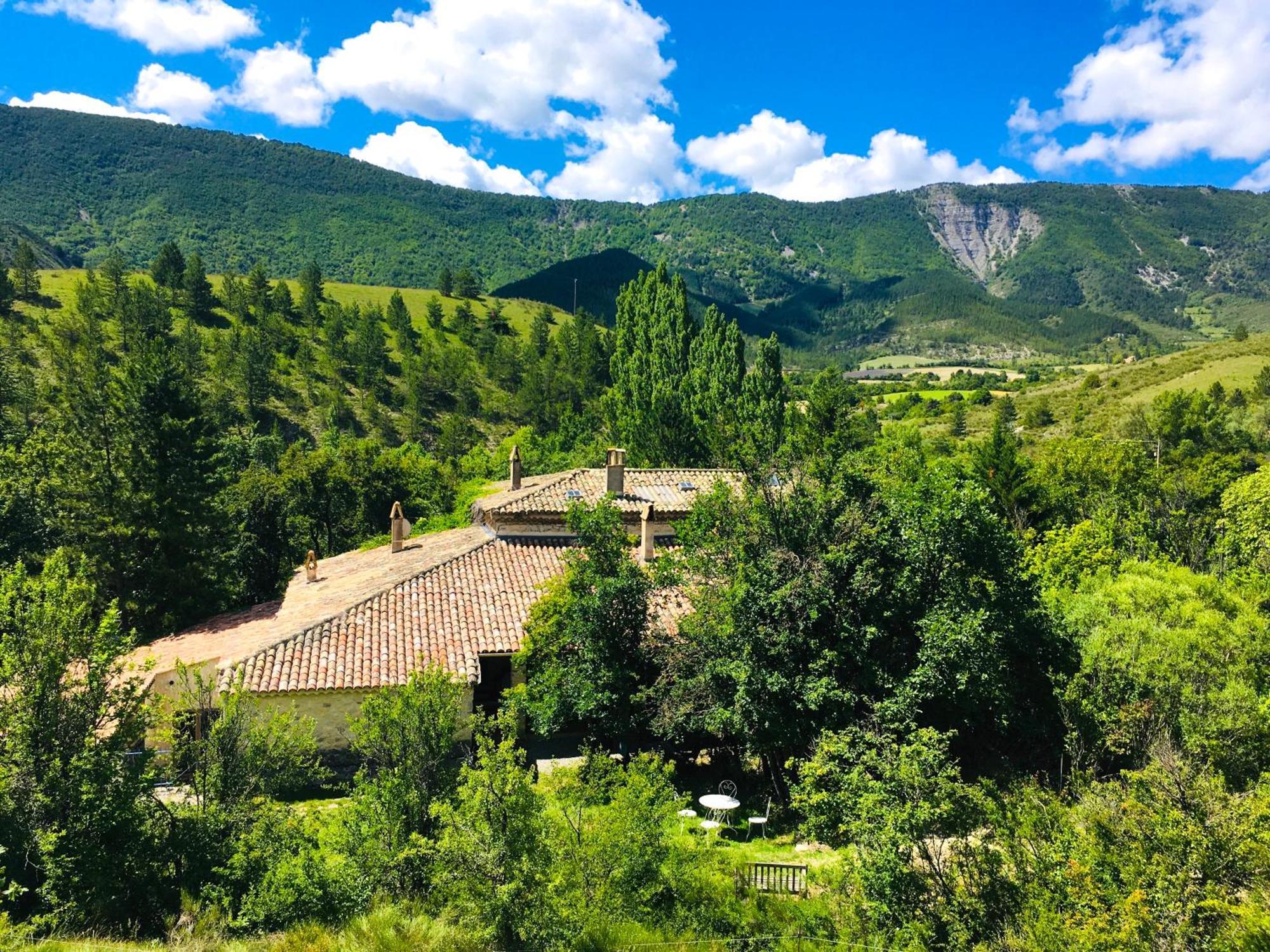 Le Moulin De La Viorne, Gite Avec Piscine Au Coeur De La Nature En Haute-Provence Les Omergues Exteriér fotografie